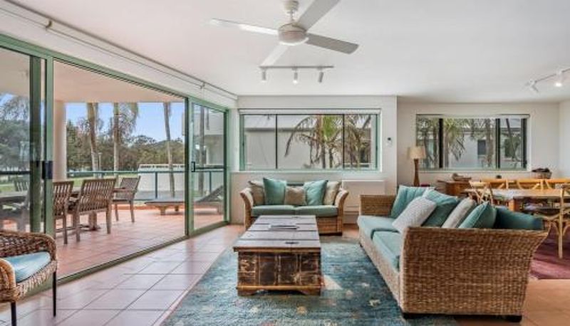 Info - Byron Surfside 4 at Clarkes Beach