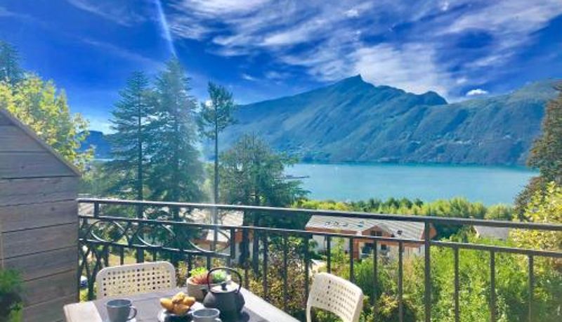 Terrasse - tout confort  parking  climatisé  vue lac Appartement T2