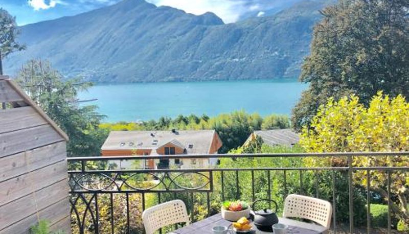 Appartement - tout confort  parking  climatisé  vue lac Appartement T2