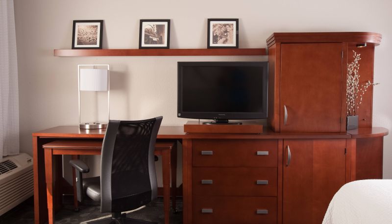 Zimmer - Courtyard by Marriott Charleston Waterfront