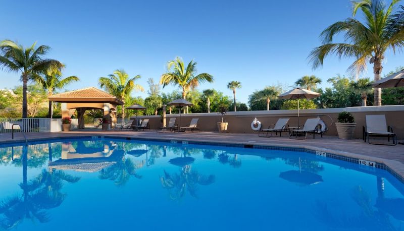 Pool - Holiday Inn Express & Suites NAPLES DOWNTOWN - 5TH AVENUE by IHG