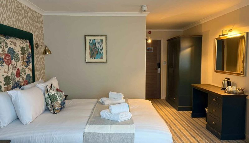 Zimmer - Thatchers Hotel