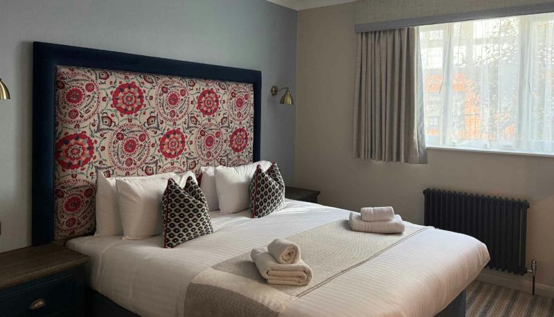 Room - Thatchers Hotel