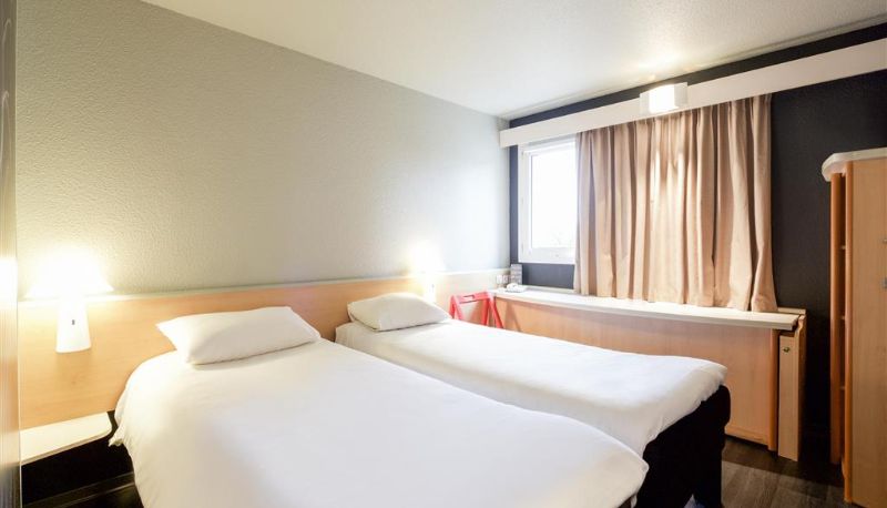 Camera - ibis Pau Lescar