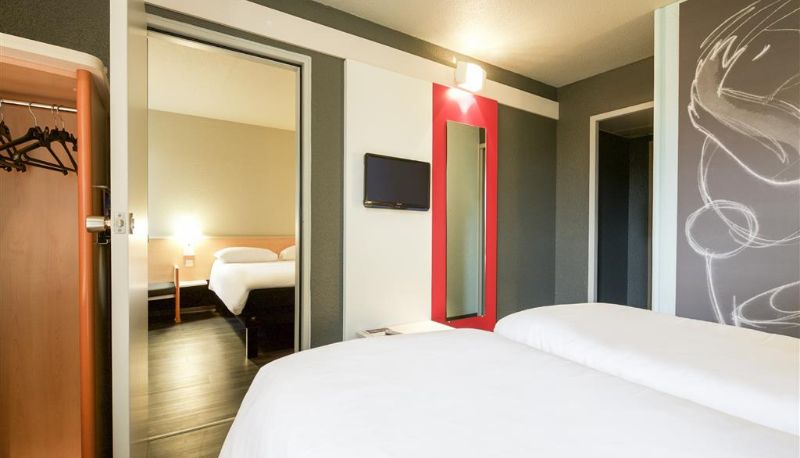 Camera - ibis Pau Lescar