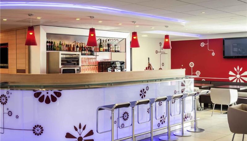Bar - ibis Massy