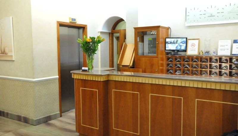 Recepción - Olympic House Hotel