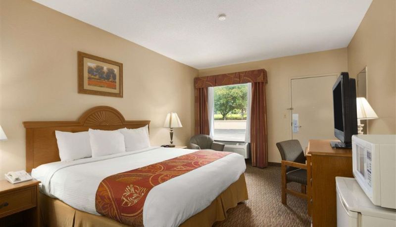 Room - Days Inn by Wyndham Alexander City