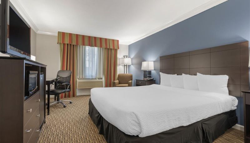 Camera - Best Western Colonial Inn