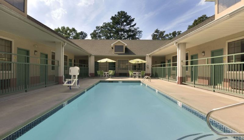 Pool - Super 8 by Wyndham Chatsworth/Dalton