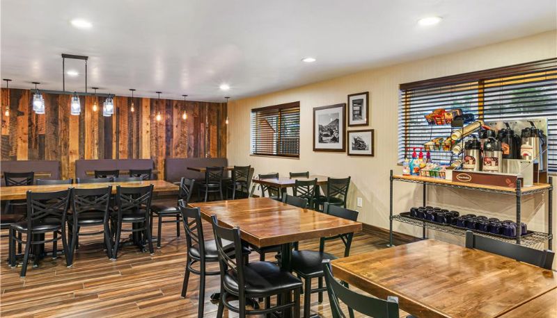 Restaurant - Best Western Hi-Desert Inn