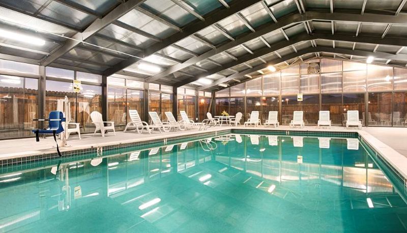 Pool - SureStay by Best Western Fernley