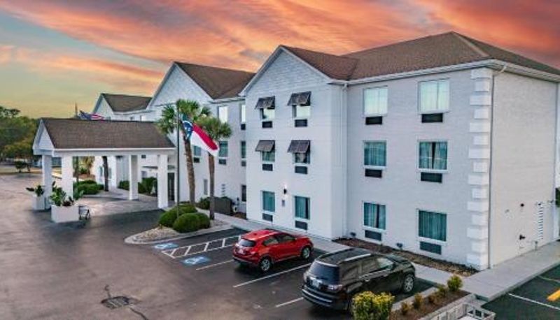 ホテルの屋外エリア - Swansboro The Windstar Hotel - Emerald Isle