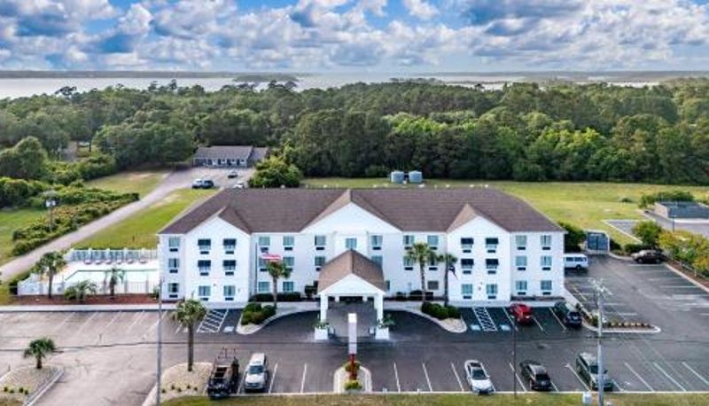 ホテルの屋外エリア - Swansboro The Windstar Hotel - Emerald Isle
