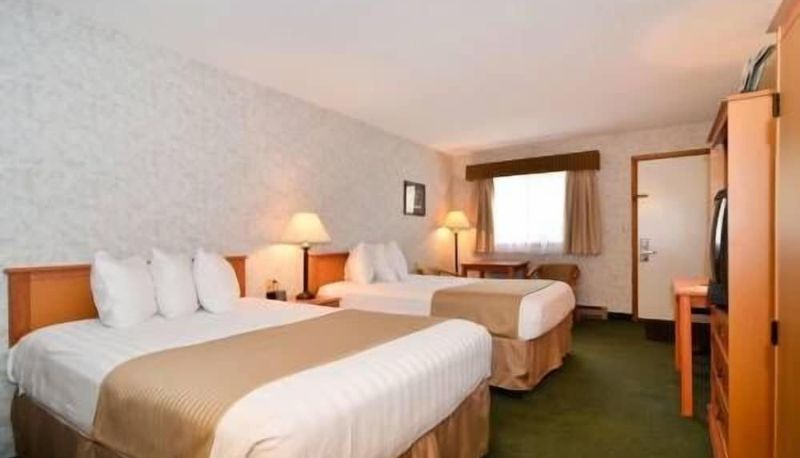 Apartment - UBar Inn & Suites