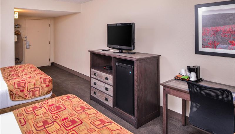 Camera - Best Western Kelly Inn