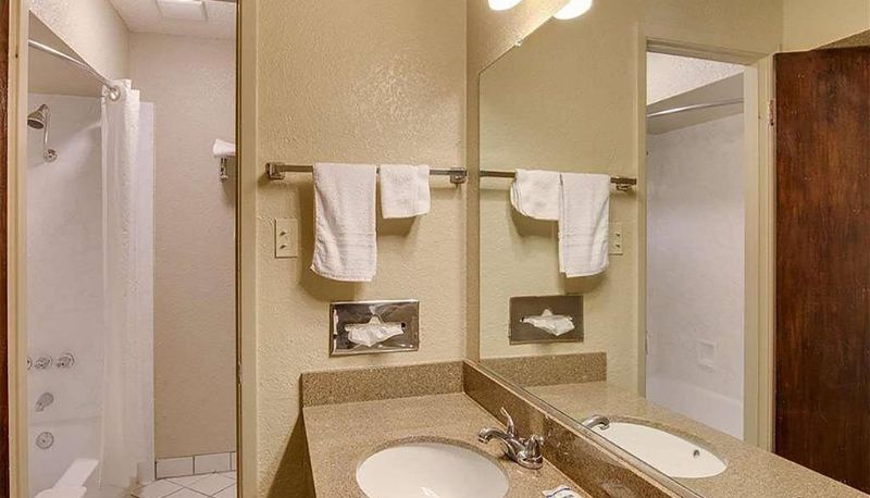 Zimmer - Days Inn by Wyndham Gatesville
