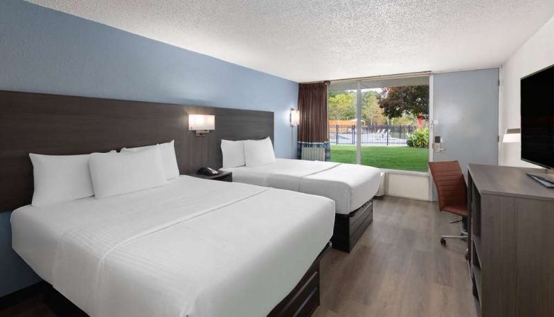Zimmer - Super 8 by Wyndham Riverside AL