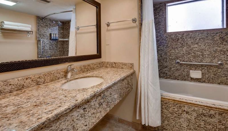 Habitación - Best Western Plus Arroyo Roble Hotel & Creekside Villas