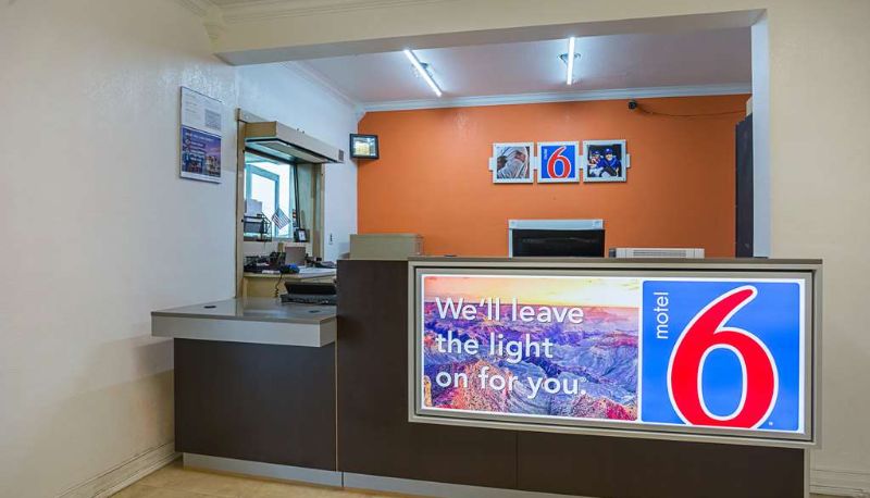 Hall - Motel 6 Brinkley