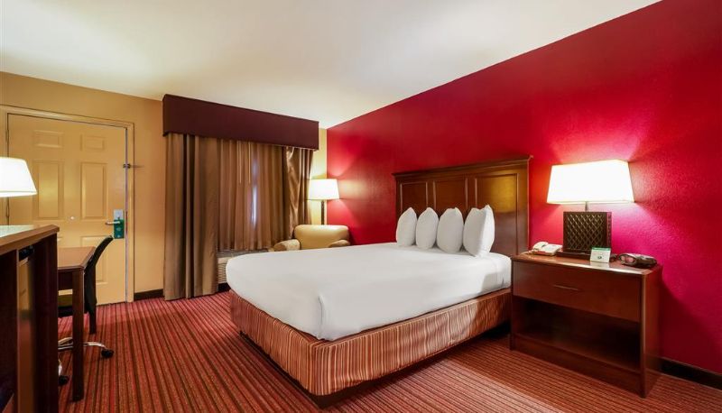 Zimmer - Quality Inn & Suites West Helena