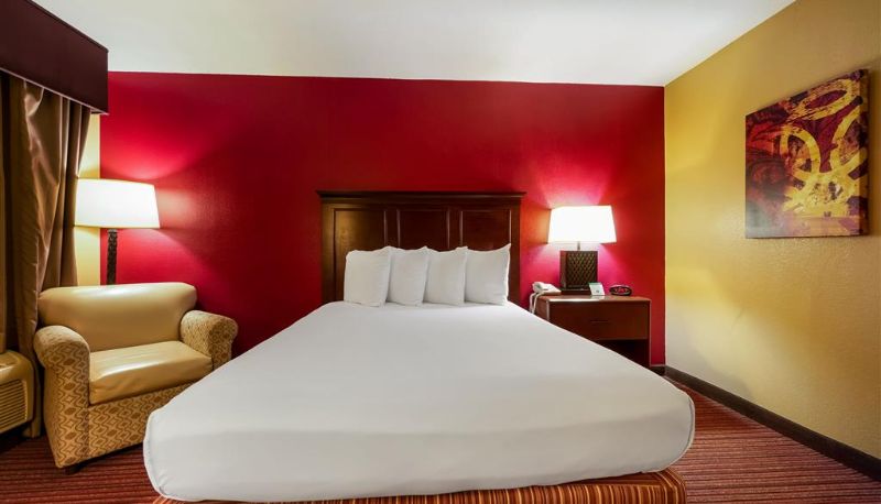 Zimmer - Quality Inn & Suites West Helena