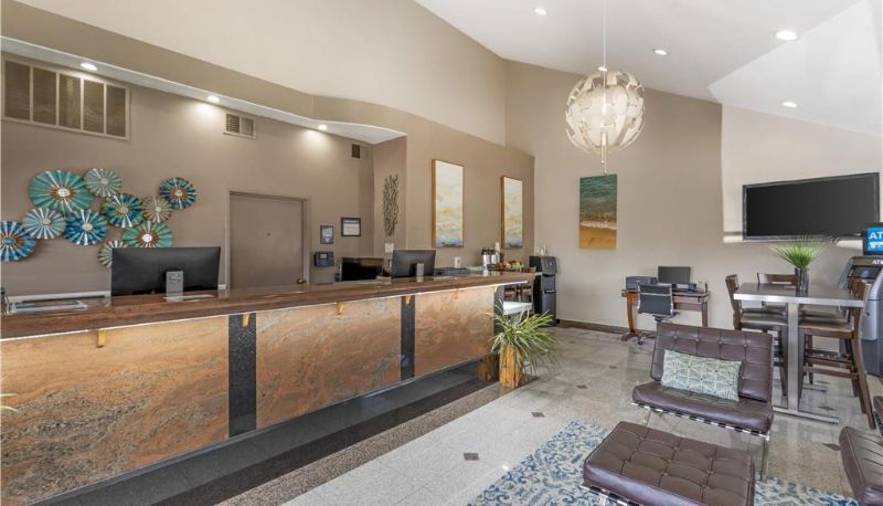 Hall - Best Western Redondo Beach Galleria Hotel - Beach City LA