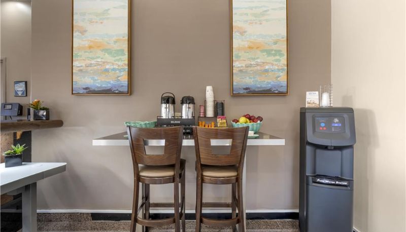 Hall - Best Western Redondo Beach Galleria Hotel - Beach City LA