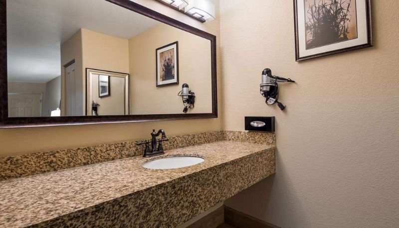Camera - Best Western Apricot Inn