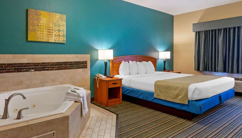 Camera - Best Western Governors Inn & Suites