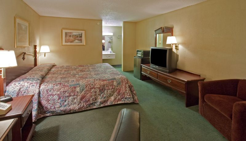 Room - Americas Best Value Inn Grenada