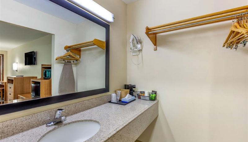 Camera - Econo Lodge Kosciusko