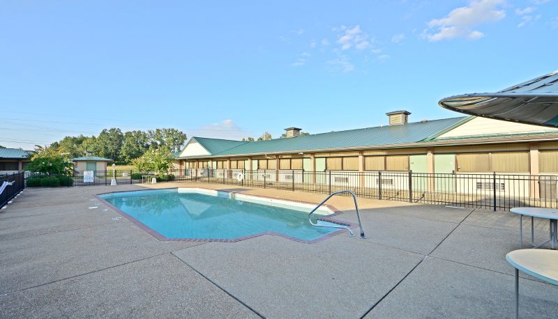 Pool - Americas Best Value Inn & Suites Aberdeen
