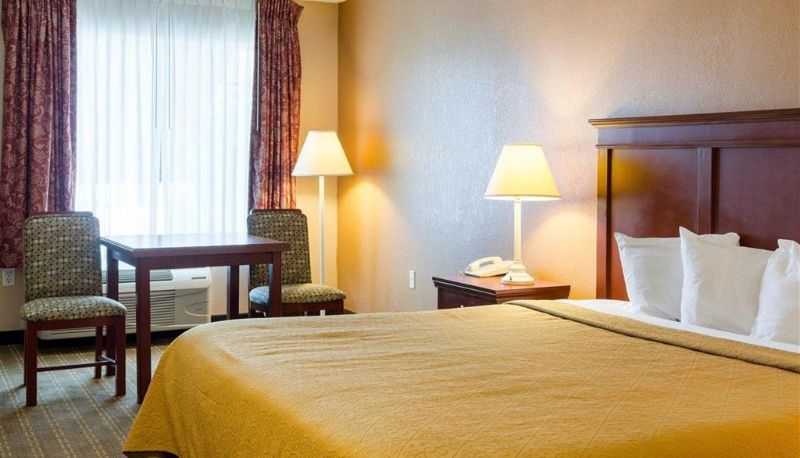Zimmer - Quality Inn Louisville MS