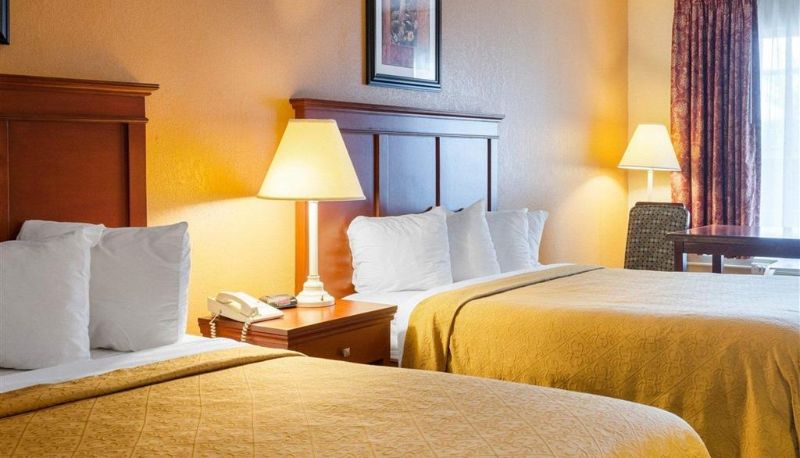 Zimmer - Quality Inn Louisville MS