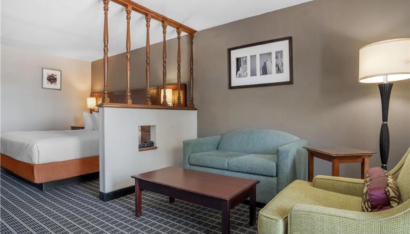 Zimmer - SureStay Plus by Best Western Greenwood