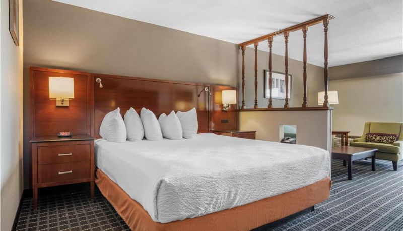 Zimmer - SureStay Plus by Best Western Greenwood