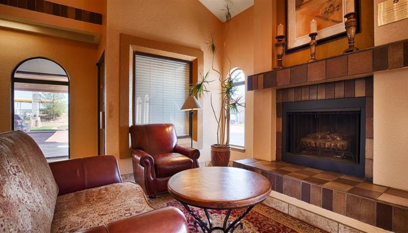 Hall - Best Western Discovery Inn