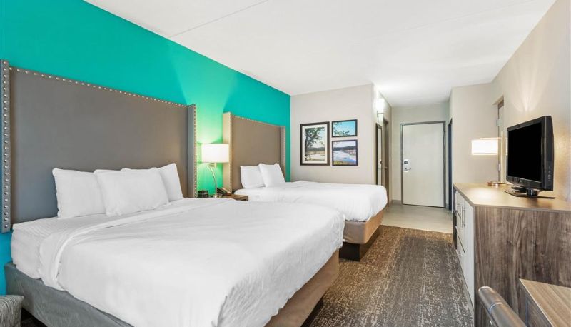 Camera - La Quinta Inn & Suites by Wyndham Jamestown