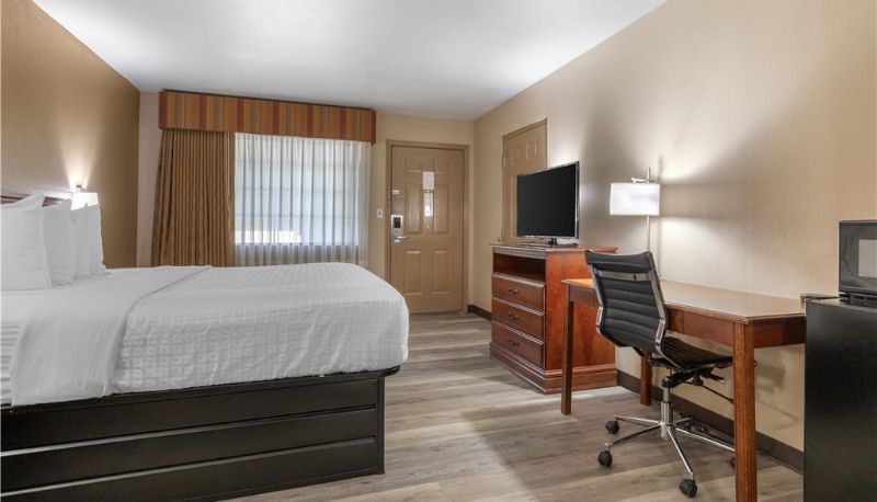 Camera - SureStay Plus by Best Western Poteau