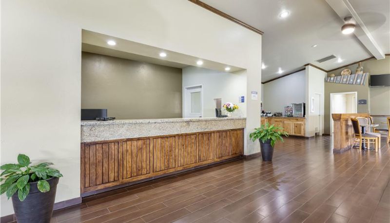 Hall - Best Western TimberRidge Inn