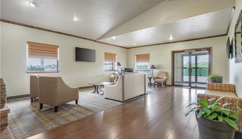 Hall - Best Western TimberRidge Inn