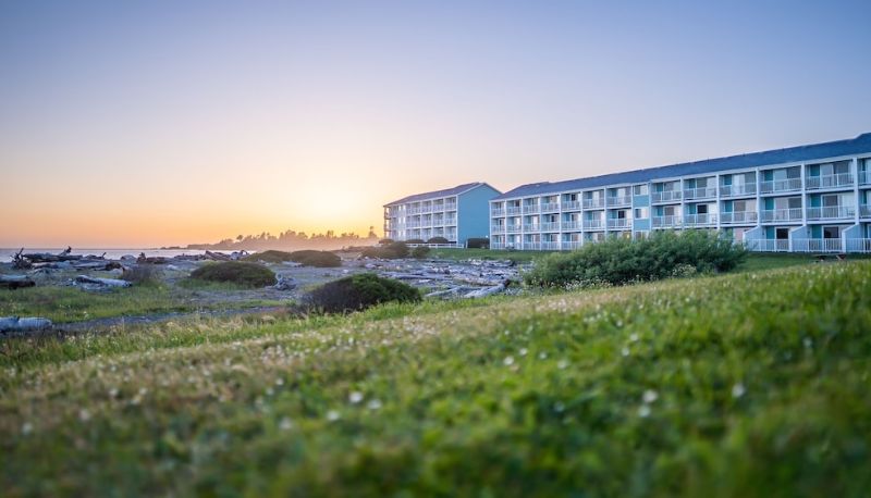 Info - Beachfront Inn
