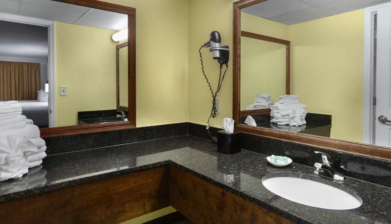 Chambre - Best Western Ocean Sands Beach Resort