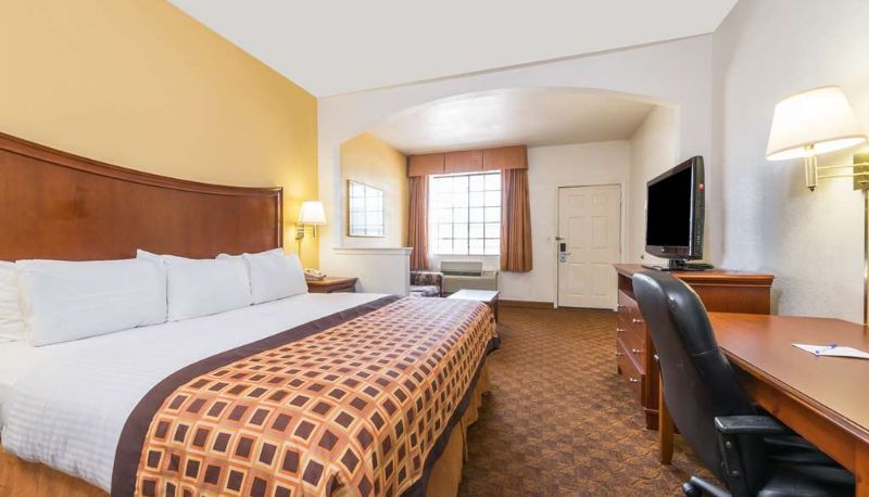 Suite - Americas Best Value Inn & Suites Ft. Worth S