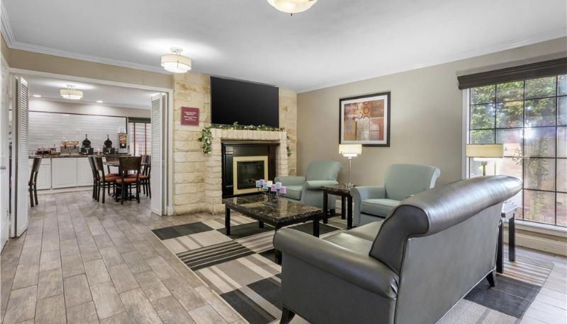 Hall - Best Western Brady Inn