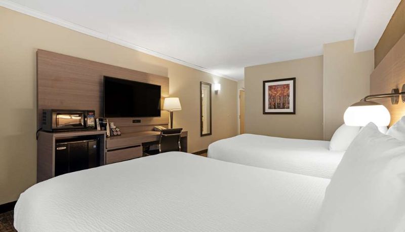 Room - Best Western Plus Windjammer Inn & Conference Center