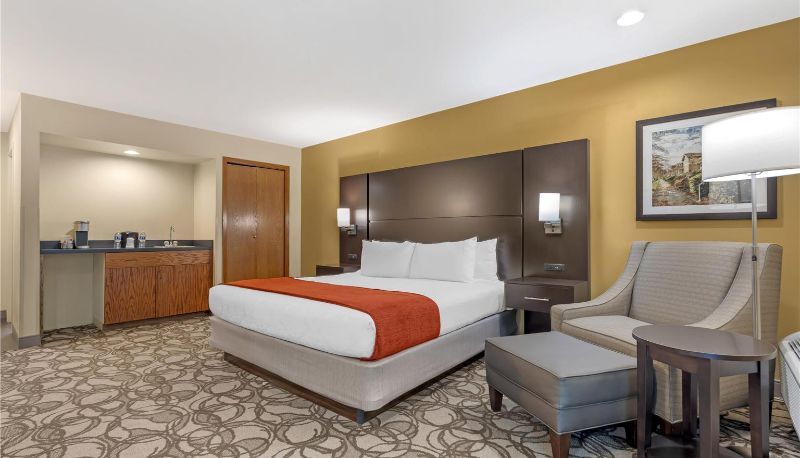 Room - Best Western Plus Plaza by the Green