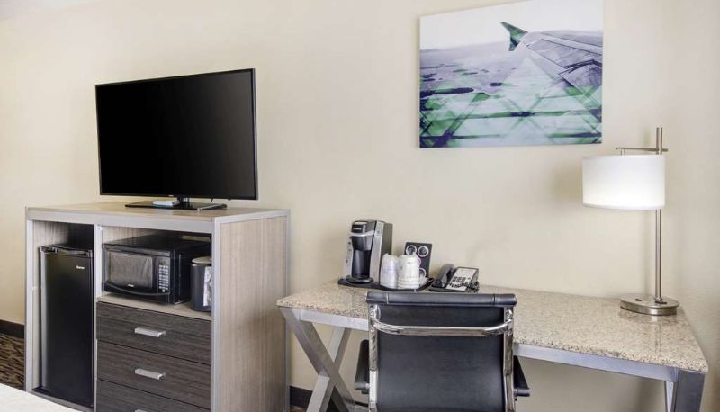 Room - Best Western Plus Peppertree Airport Inn