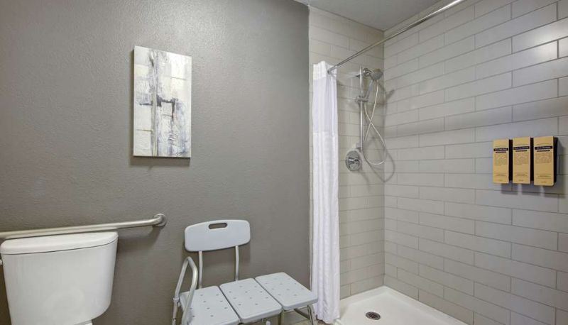 Room - Best Western Plus Peppertree Airport Inn